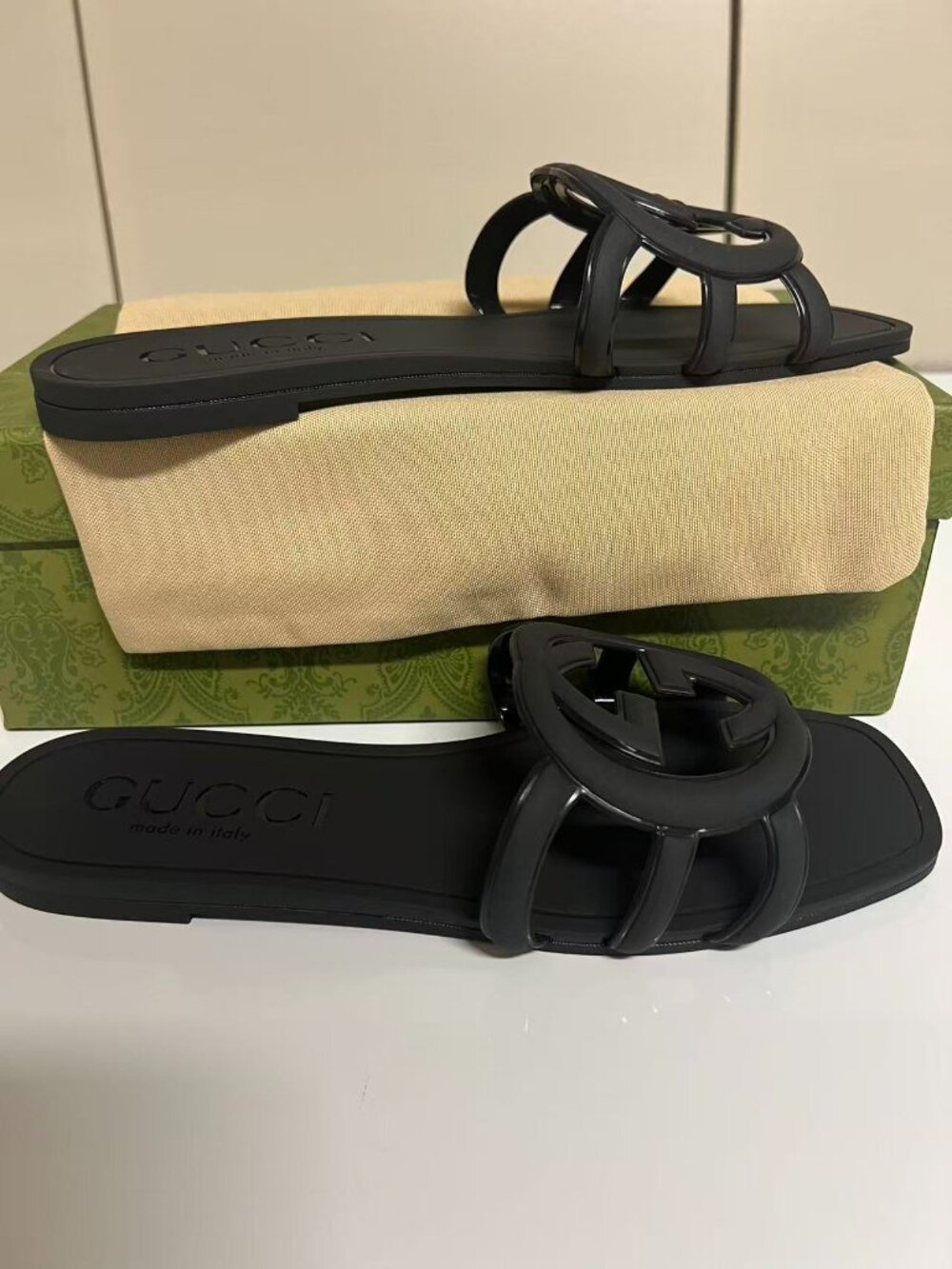Gucci Women’s Black Marmont Rubber Slides